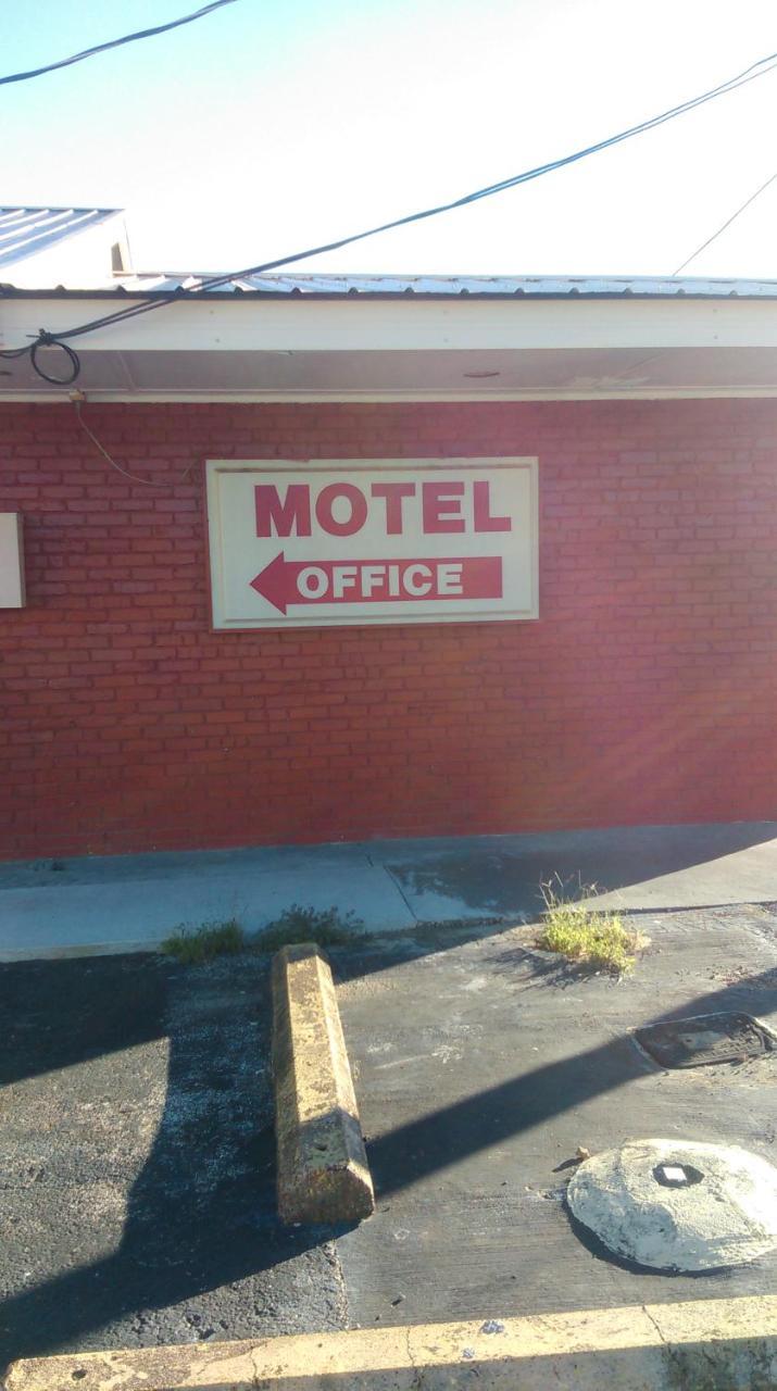 Aristocrat Motor Inn Bolivar エクステリア 写真